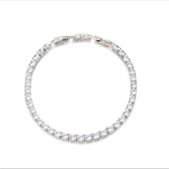 Charming Minimalist Cubic Zircon Bracelet - Picture 4 of 4